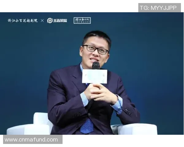 足球场上白发少年崛起 新星挑战传统界限成就未来之星